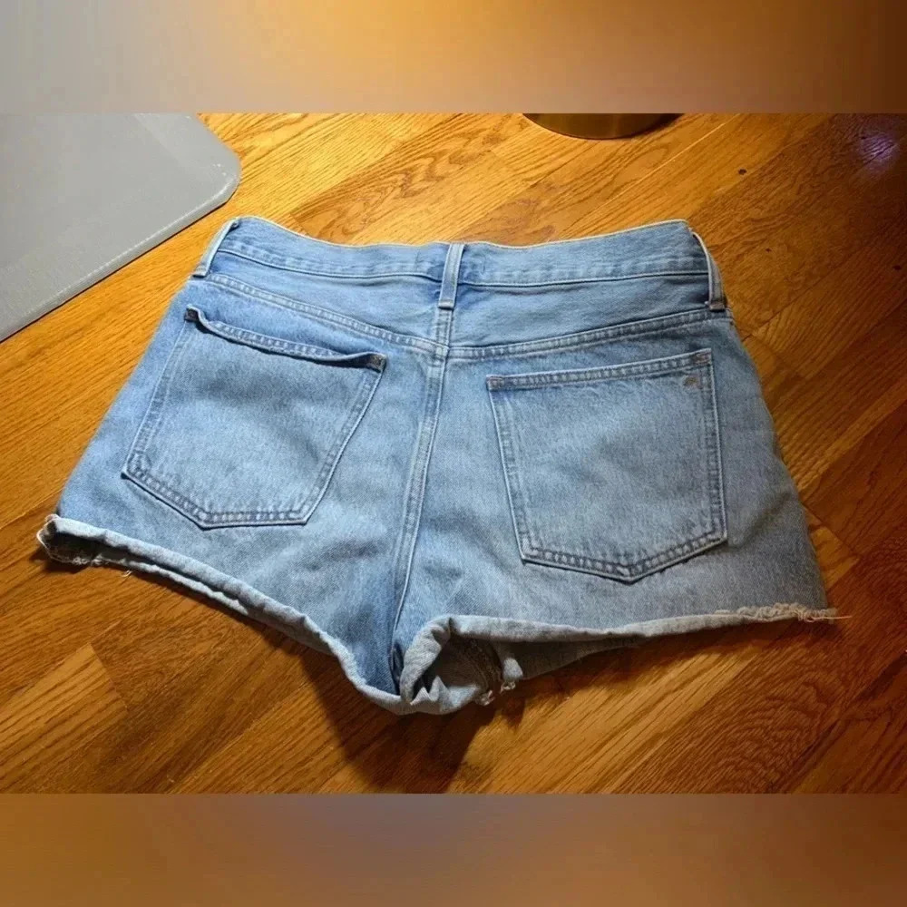 Madewell Lightly Distressed Blue Relaxed Denim Shorts Size 29 - Picture 5 of 7